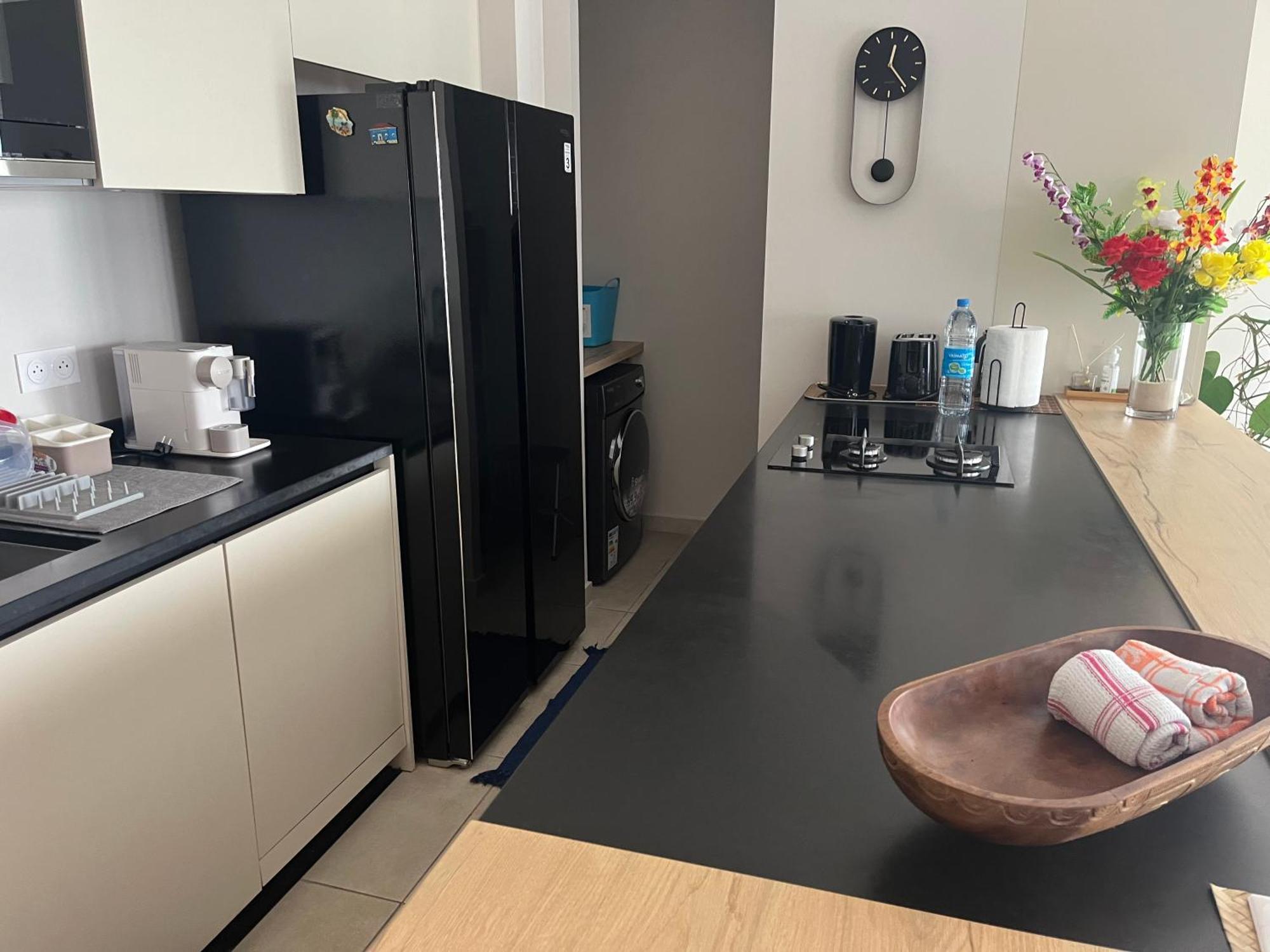 Standing Residence Tevai ปาเปเอเต ภายนอก รูปภาพ